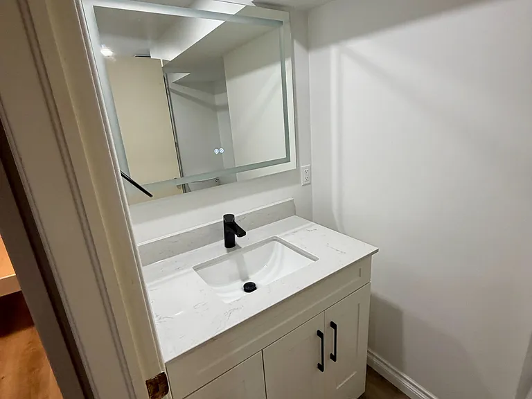 1001 Maitland St — Photo 32