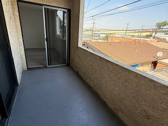 5th image of 14020 Yukon Ave #103