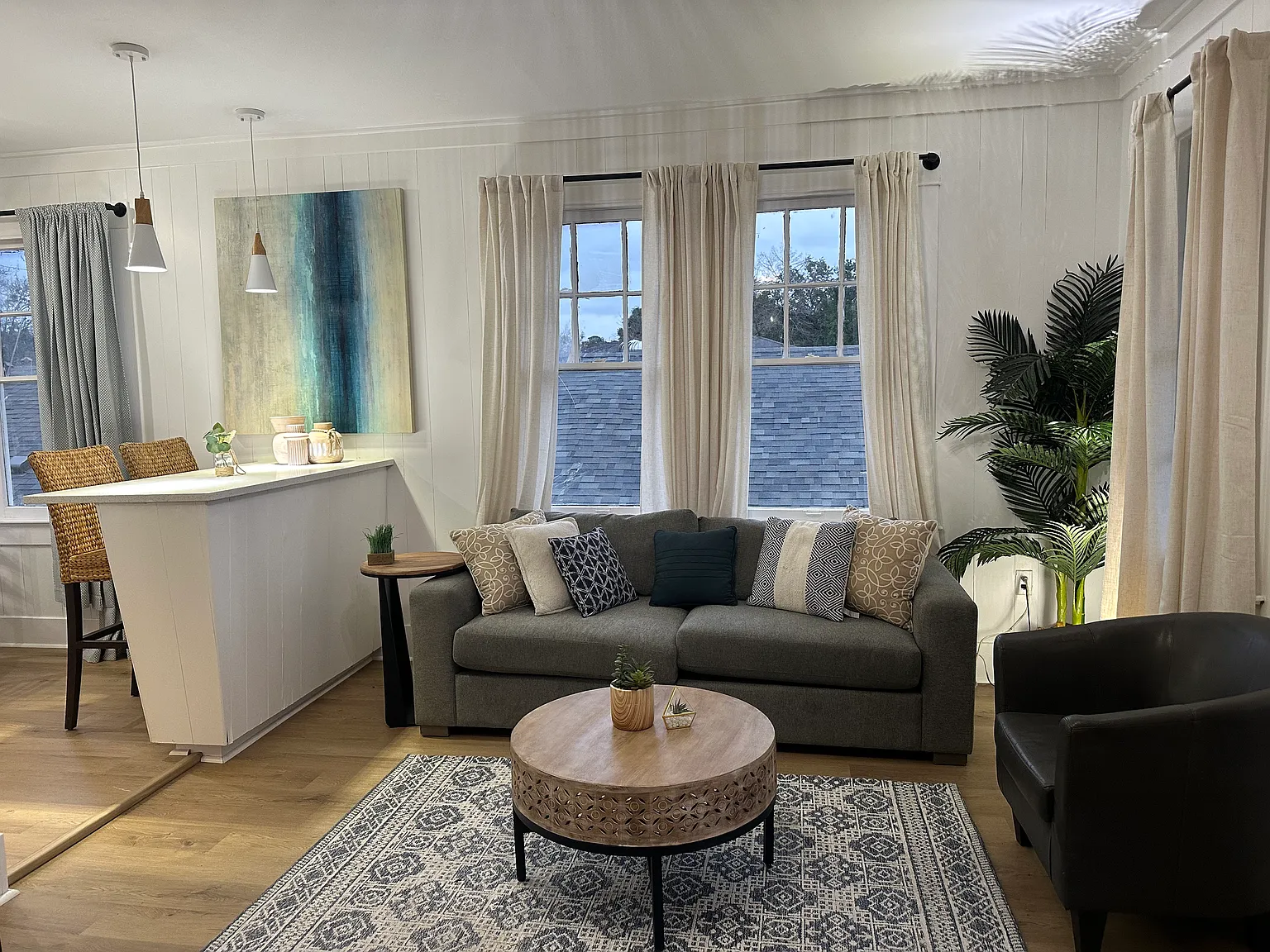 1 bed, 1200 sqft, $1,700 — Photo 2