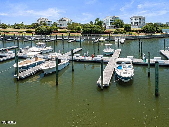 2nd image of 34 Seascape Marina