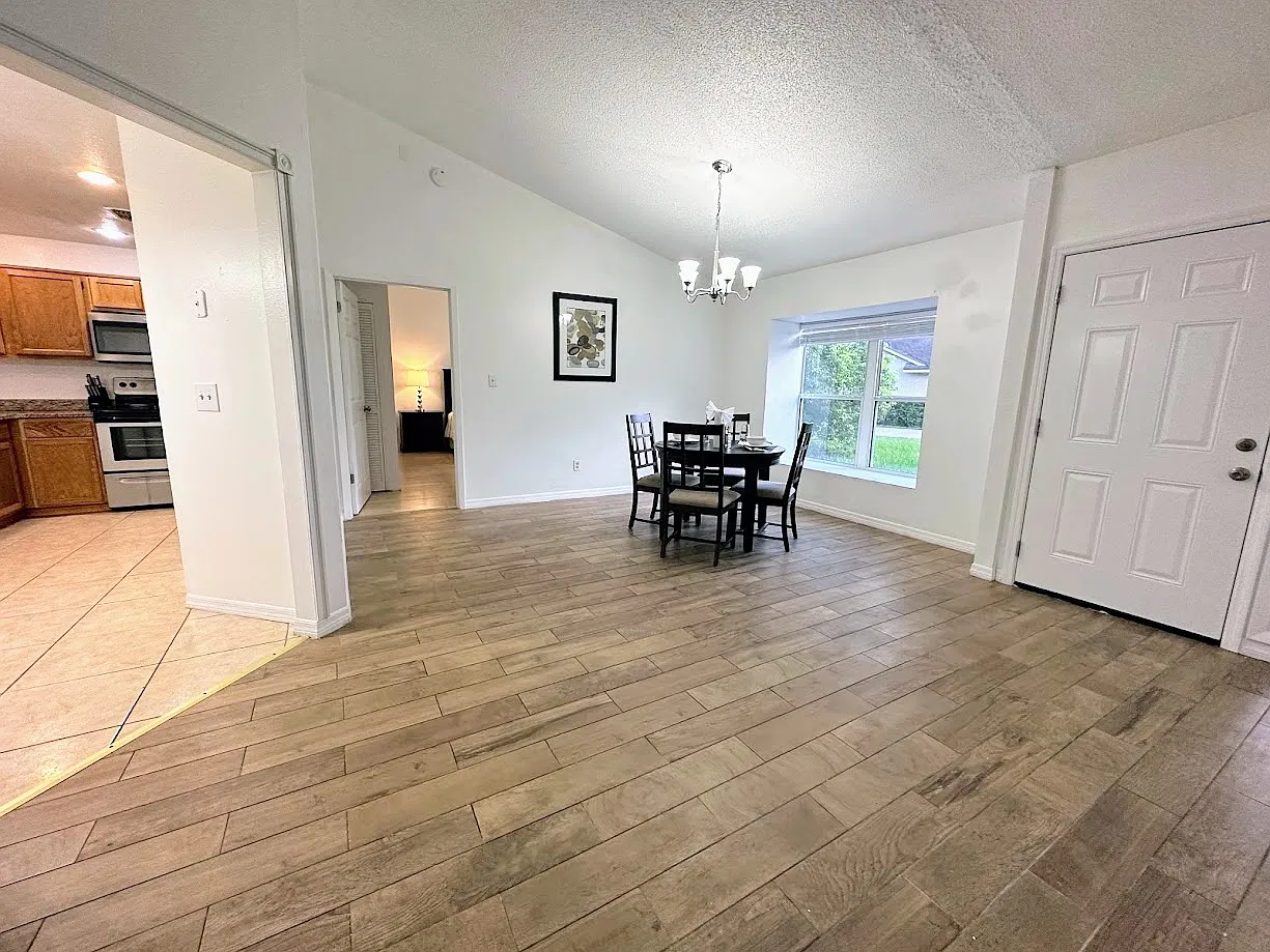 3 bed, 1571 sqft, $2,395 — Photo 1