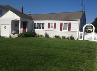 1094 Ott Ln, Merrick, NY 11566