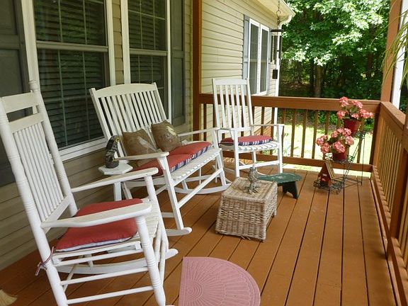 2nd image of 441 Wildwood Cir