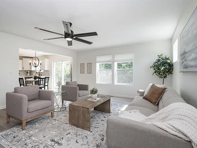 425 Knollwood Dr — Photo 11