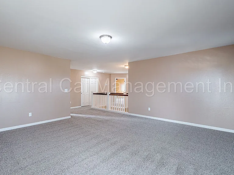11723 Holabird Ave — Photo 29