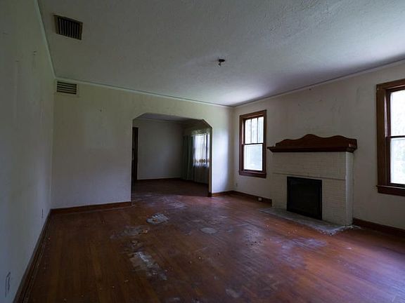 4th image of 1144 Wycoff Ave