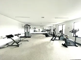 Rented by SUNAMERICA REALTY CHOICE INC