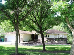 6453 Theresa Dr, Johnston, IA 50131