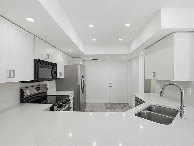 14510 Alejo Ct — Photo 11