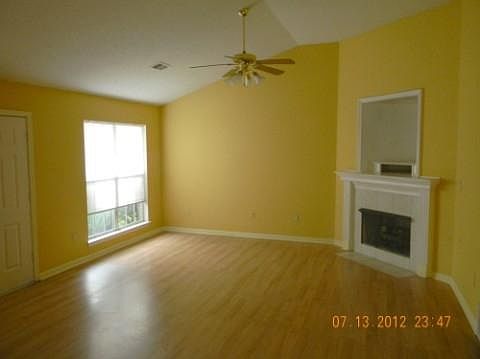 3rd image of 5427 Russell Dr