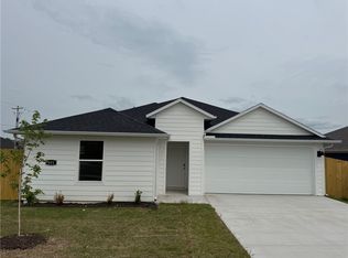401 Riggs St, Prairie Grove, AR 72753