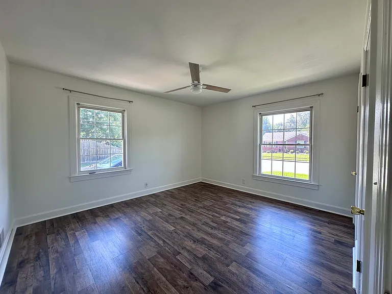 1425 Ford Ave — Photo 13