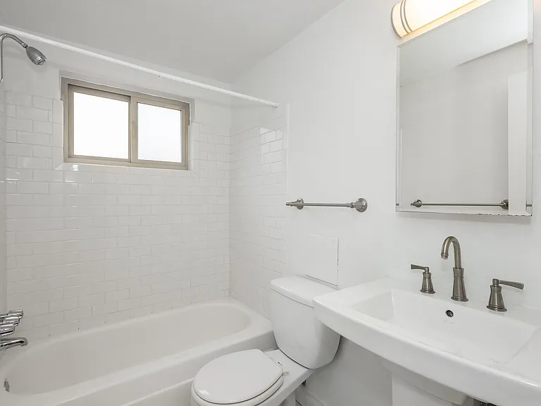 8 S Clarkson Street — Photo 19
