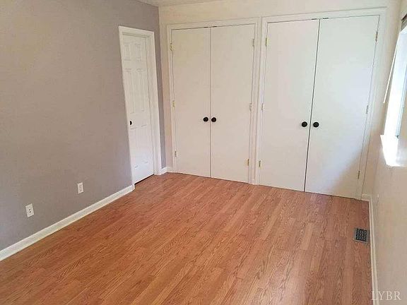 2nd image of 118 Montview Forest Dr