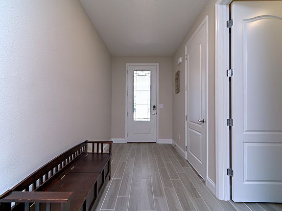 3rd image of 392 Rivercliff Trl