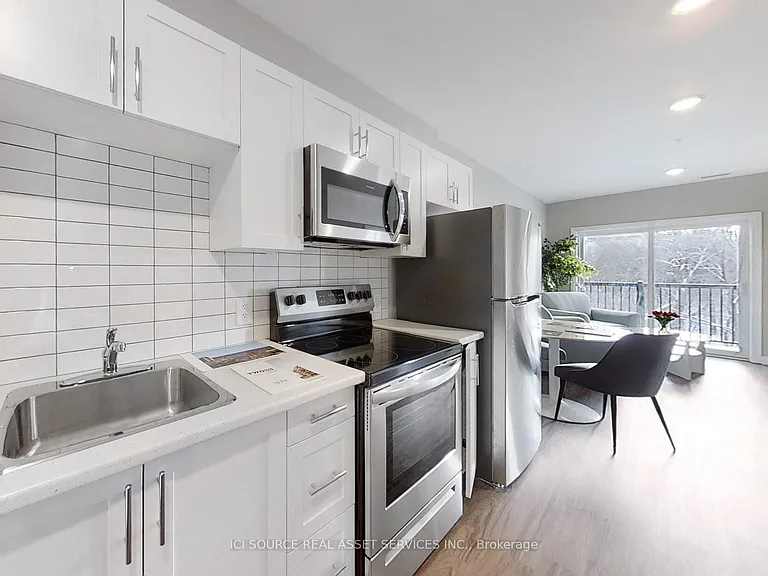 77 William St N #305 — Photo 1