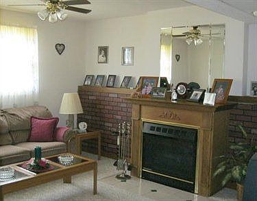 3rd image of 4410 Pine Ave