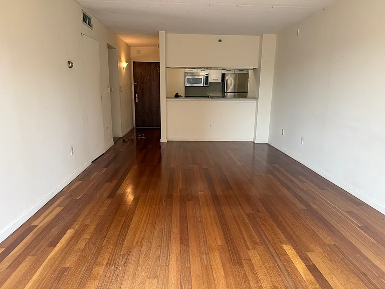 4 Martine Ave #510 — Photo 7