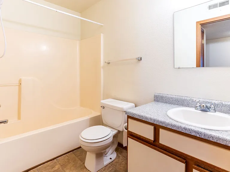 Lynn Park Apartments Welcome to historic Excelsior Springs! — Photo 33