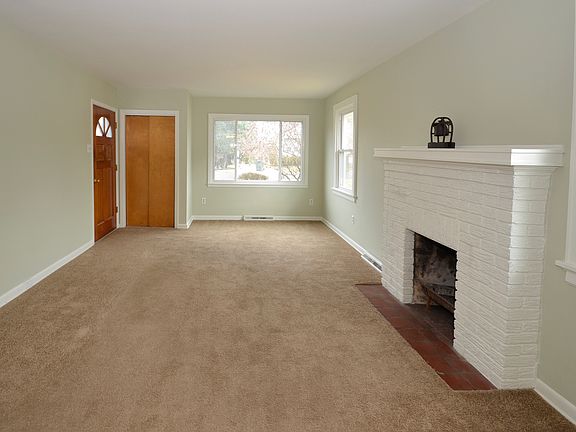 4th image of 1013 Burns Ave