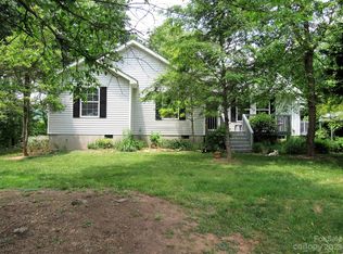 363 Maple Leaf Ln, Clyde, NC 28721