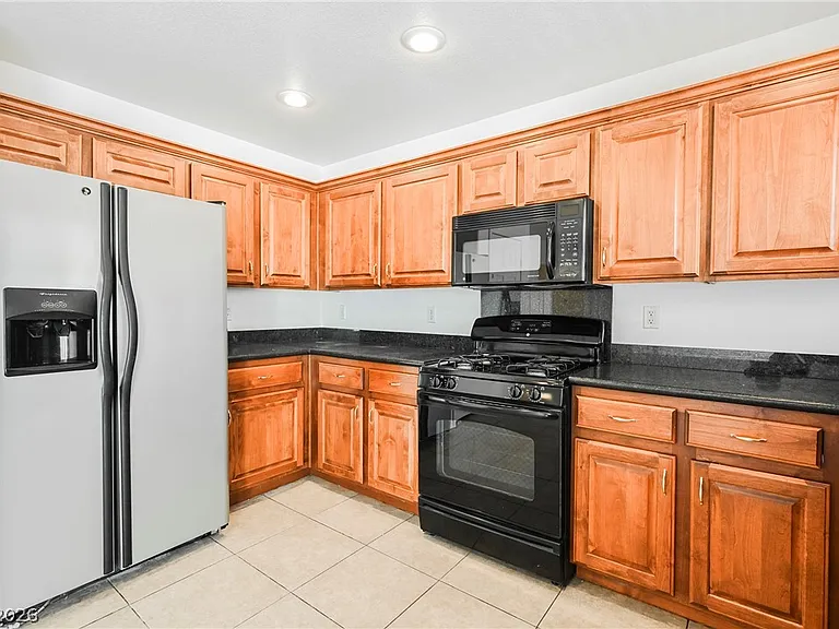 9996 Alder Springs Ct — Photo 2