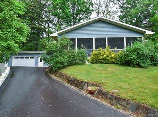 424 Bird Haven Rd, Hendersonville, NC 28792