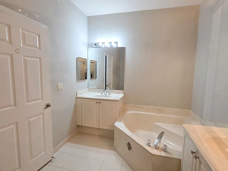 2565 Langrove Ln SW — Photo 12