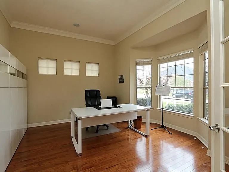 7610 Hampton Bay Ln — Photo 4