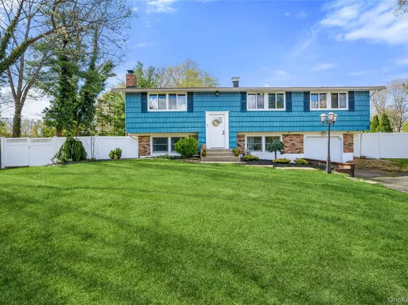 12 Branch Lane, East Setauket, NY 11733