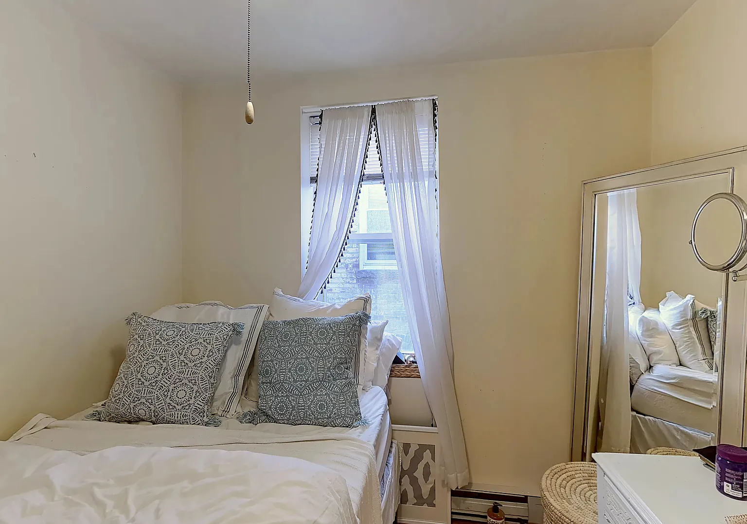 2 bed, 750 sqft, $3,595 — Photo 4