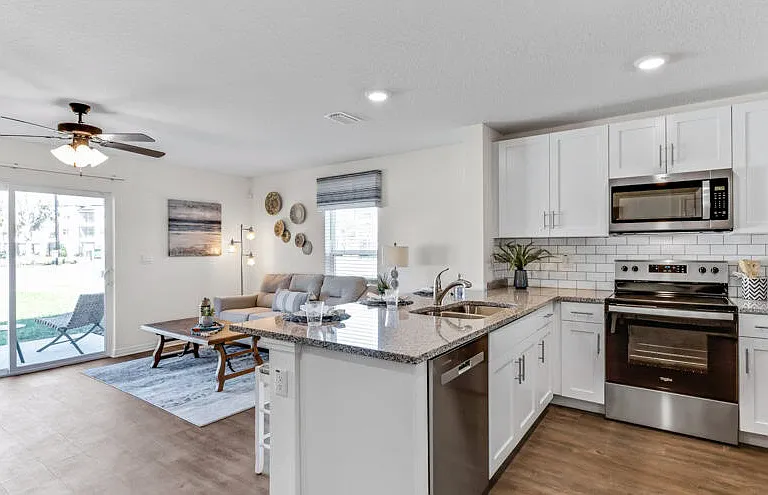 Crestview at Grove West Townhomes — Photo 8