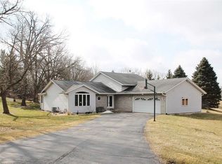 7726 Windspoint Rd, Roscoe, IL 61073