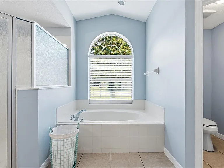 6 Burrell Pl — Photo 32