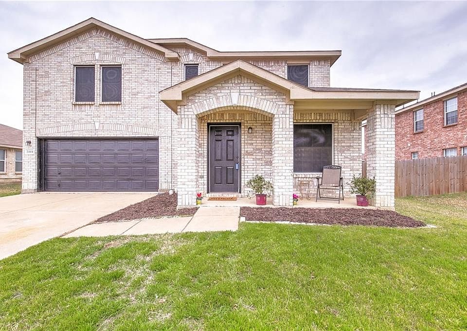 1st image of 2444 Arroyo Springs Dr