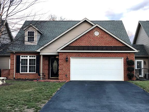 2nd image of 32 Hillside Pl