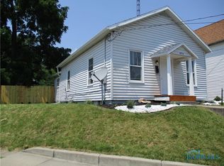 894 S Clinton St, Defiance, OH 43512