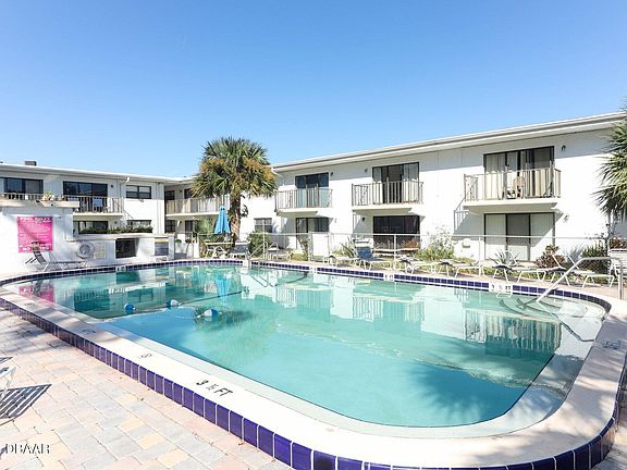 2nd image of 1504 Virginia Ave APT 209