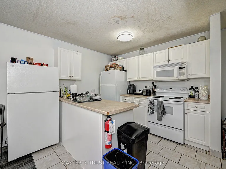 81 Columbia St W #12 — Photo 14