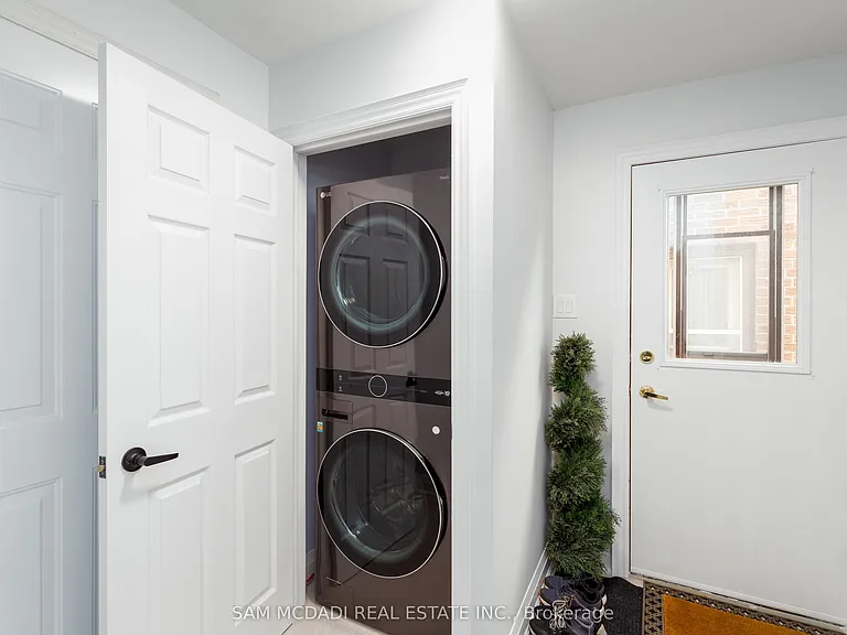 4043 Pavillion Ct #LOWER — Photo 14