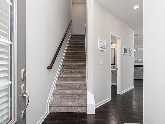 3rd image of 584 Bright St SW