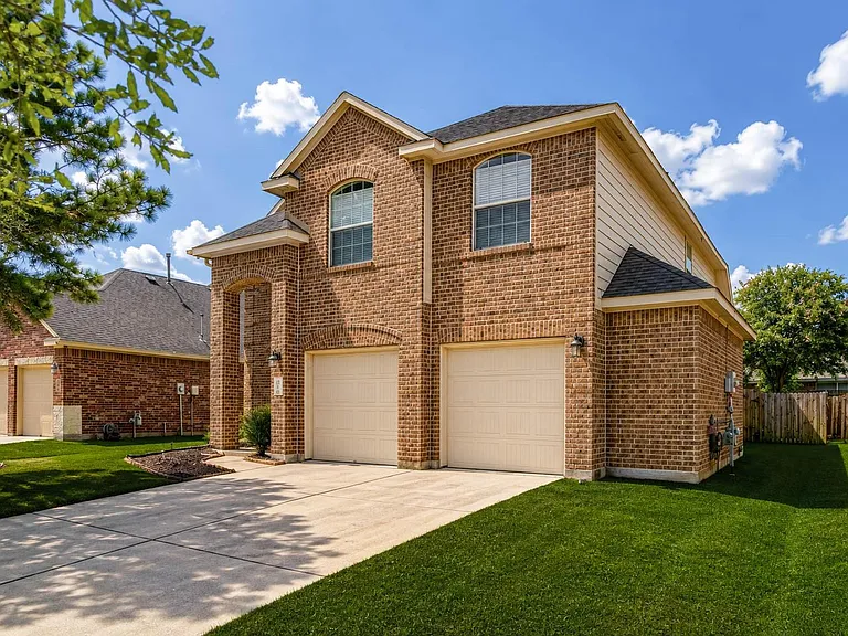 19843 Hawkins Ridge Ln — Photo 1