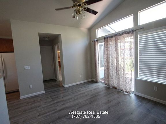 4th image of 1801 Foxboro St