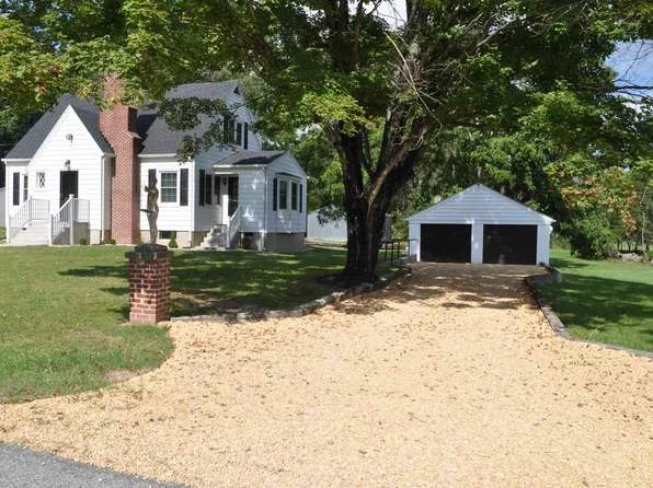 135 N Central Ave, Craigsville, VA 24430