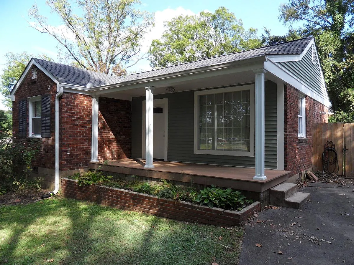 Building Photo - 2231 Thistlewood Dr
