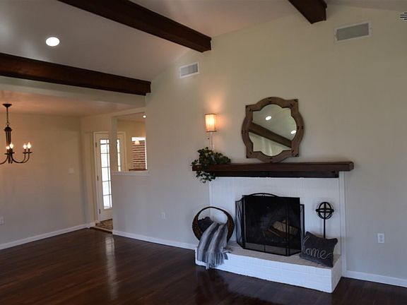 3rd image of 2617 Gidding St