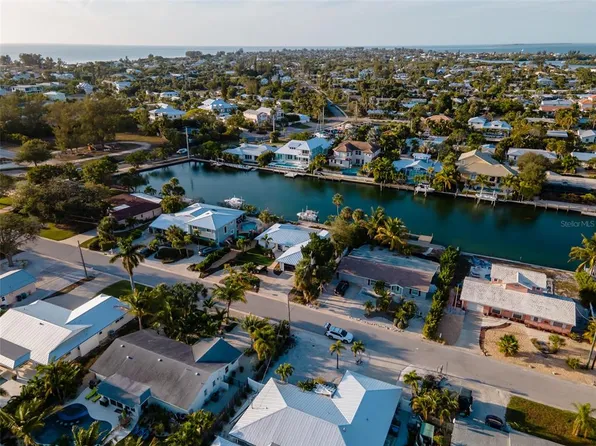 508 67th St #4, Bradenton Beach, FL 34217