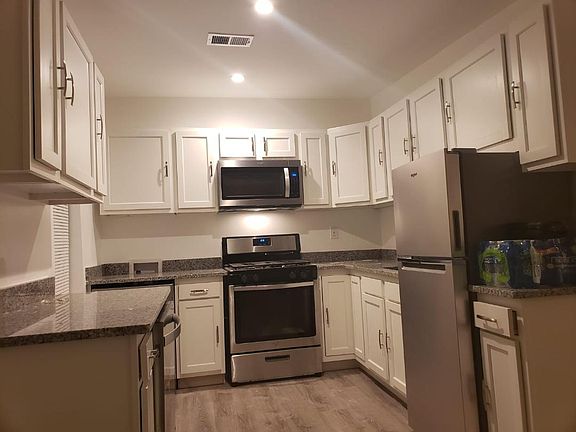 5th image of 141 Sussex St APT 2