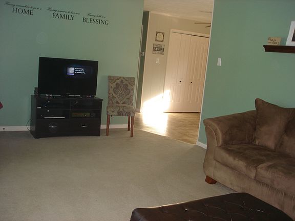 3rd image of 367 Marsha Dr