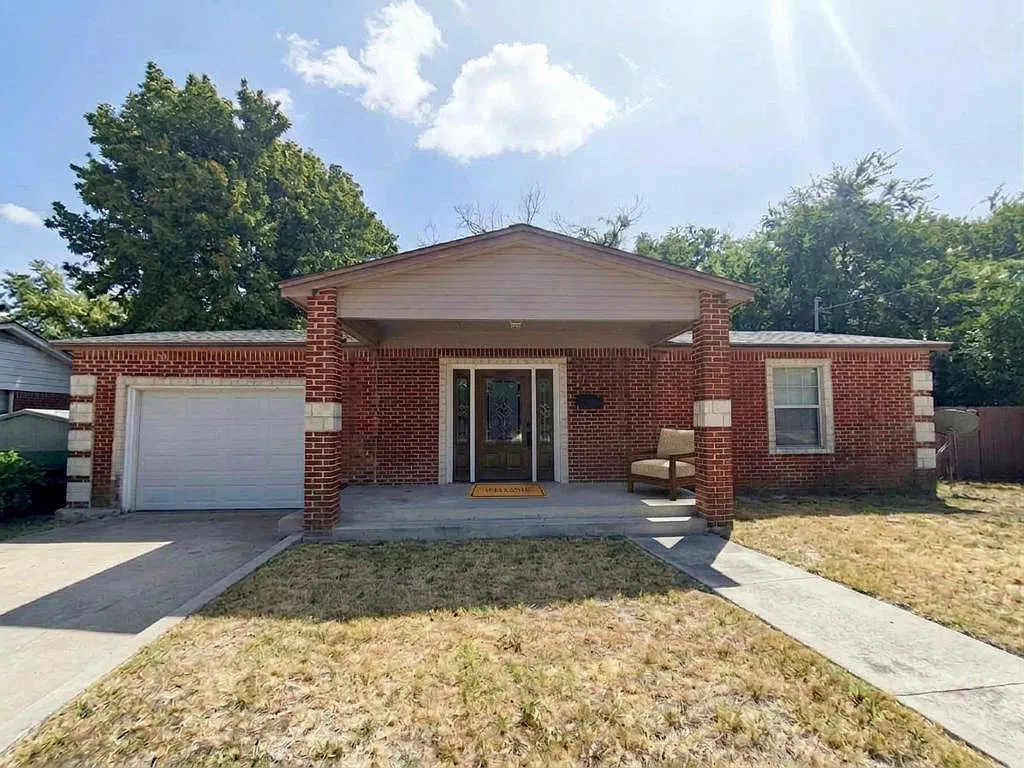 4 bed, 1728 sqft, $1,495 — Photo 1